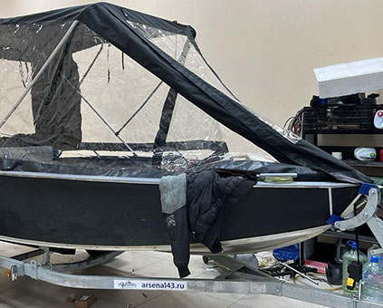Ходовой тент Оптима для лодки Волжанка 42 Scout с прозрачными боковинами